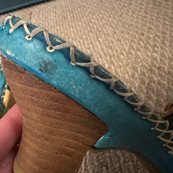 Spring Step Multicolor Floral Sandals - Picture 7 of 9